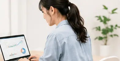 学習サイクル：実務直結課題と添削の様子